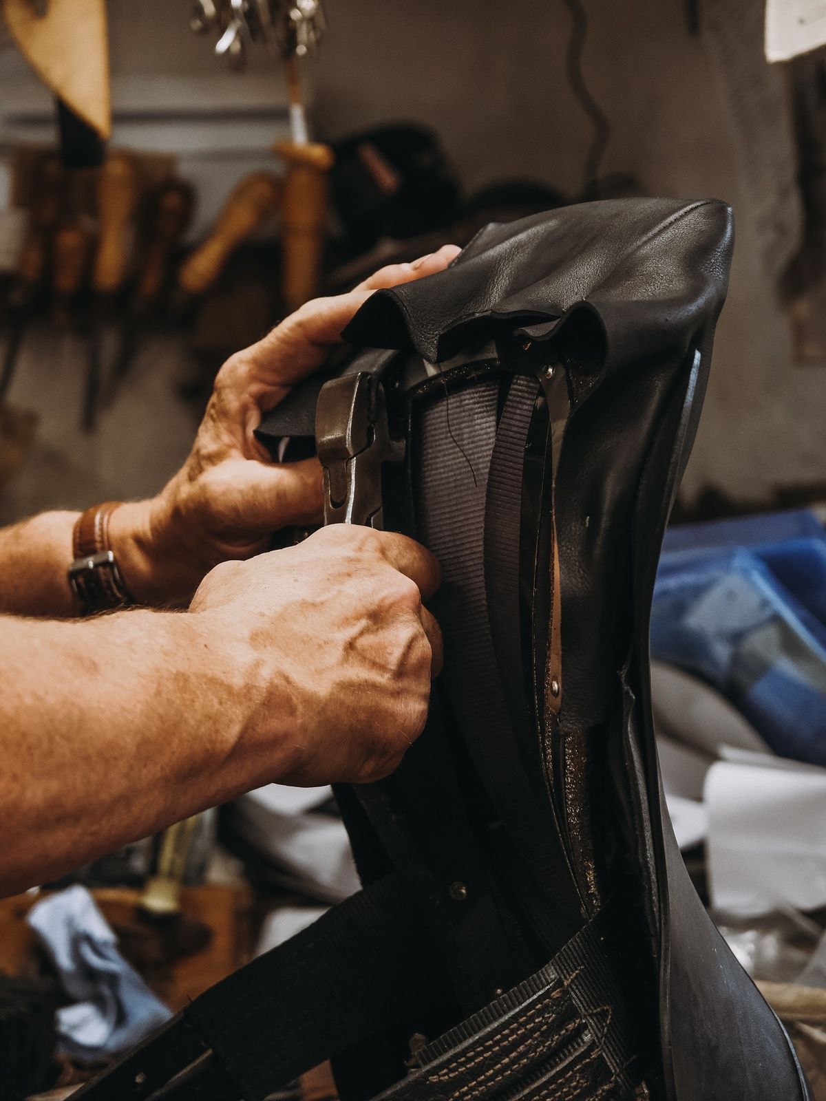 Hand-finished Alfa saddle leather